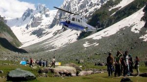 Yatris landing by helicopter at Panjtarni for amarnath Yatra