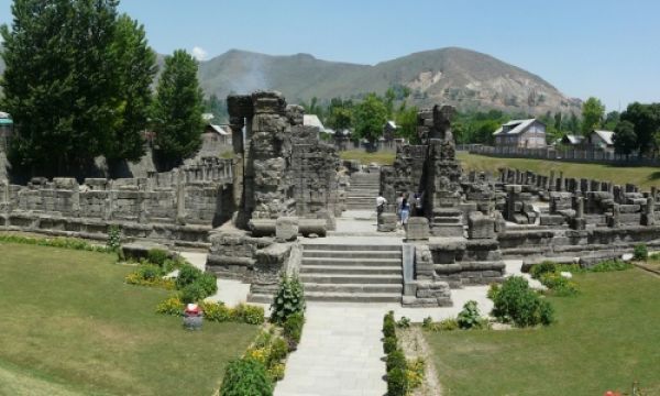 avanti-swami-temple-awntipora-kashmir