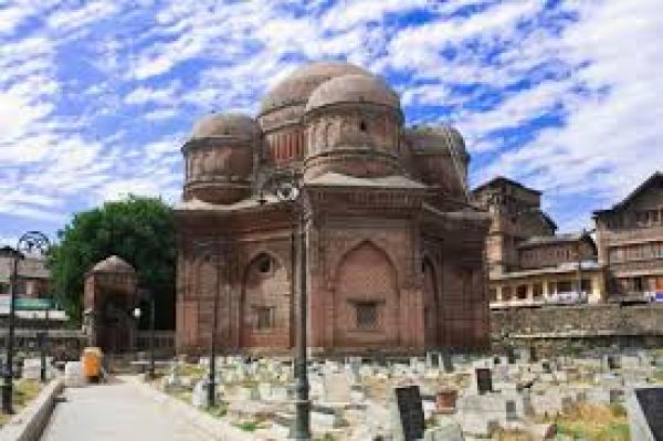 bud-shah-tomb-in-kashmir