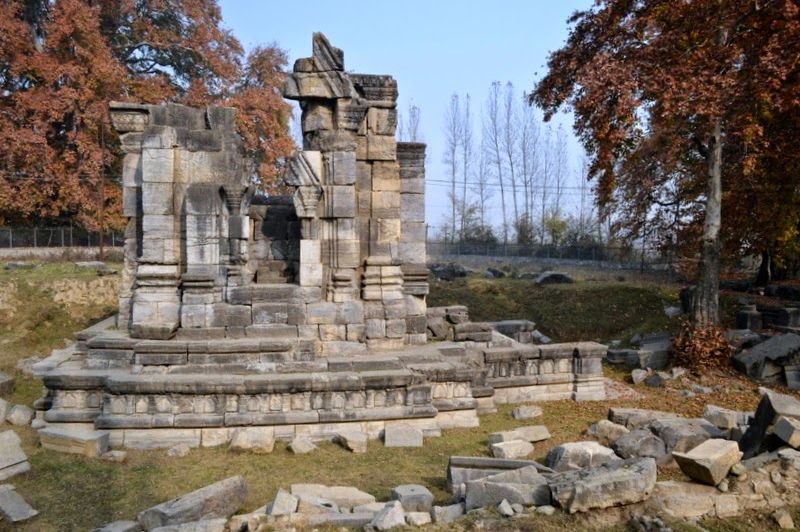 burzahama-ruins-kashmir