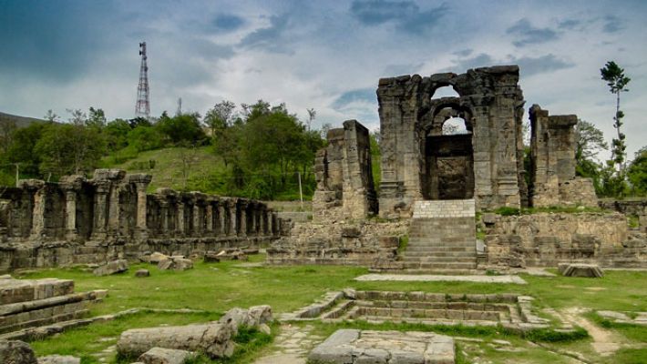 martand-sun-temple-kashmir